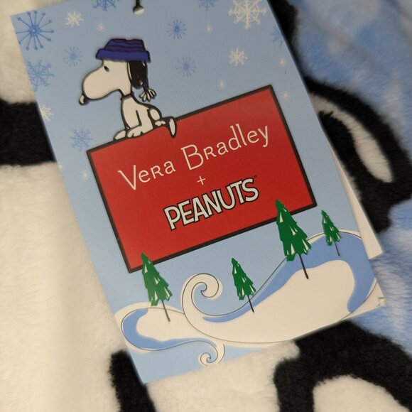 Vera Bradley New Peanuts Ski Slope Snoopy 80" x 50" Soft Fleece Throw - Picture 3 of 5